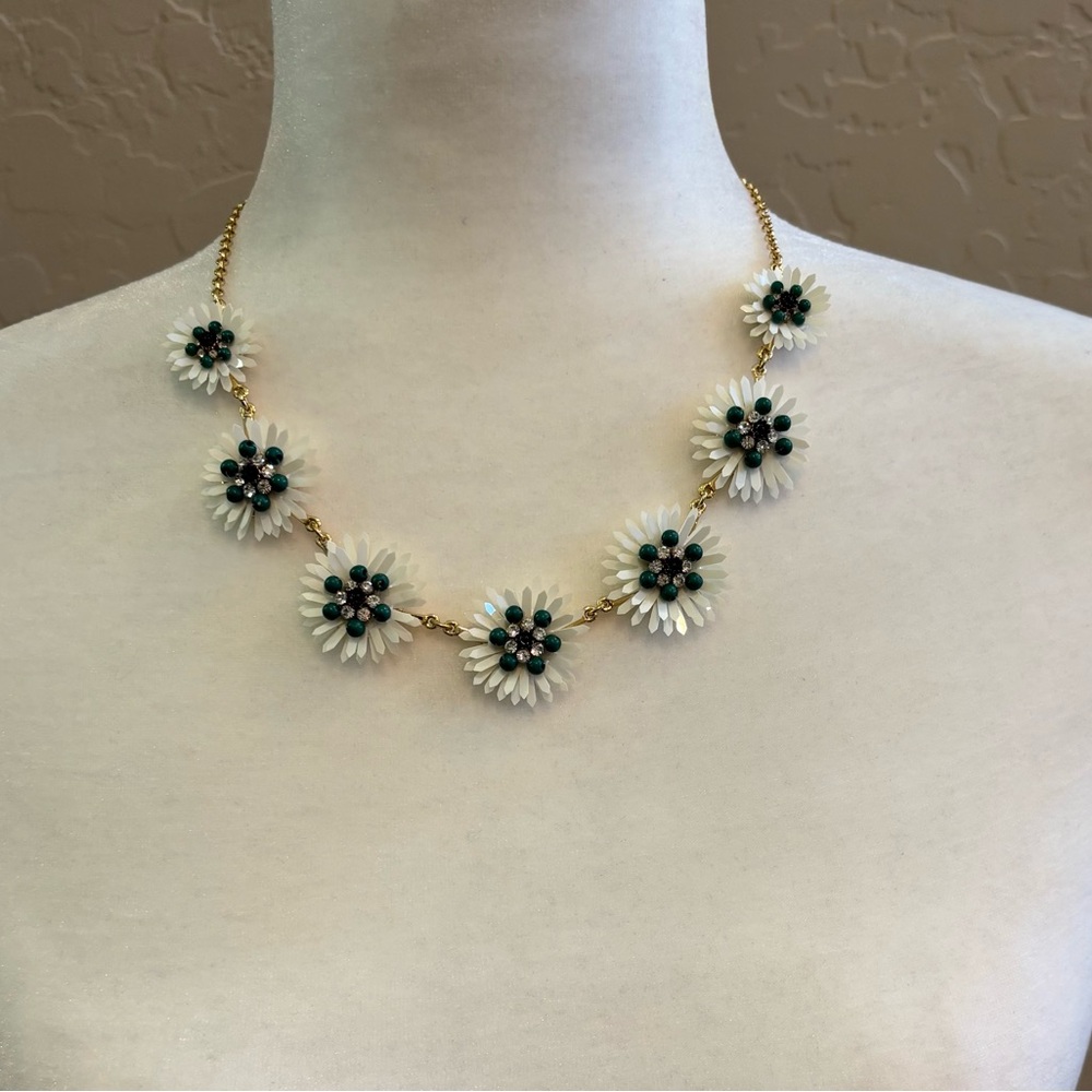 ANN TAYLOR 🖤💚 Floral Necklace - Picture 8 of 10